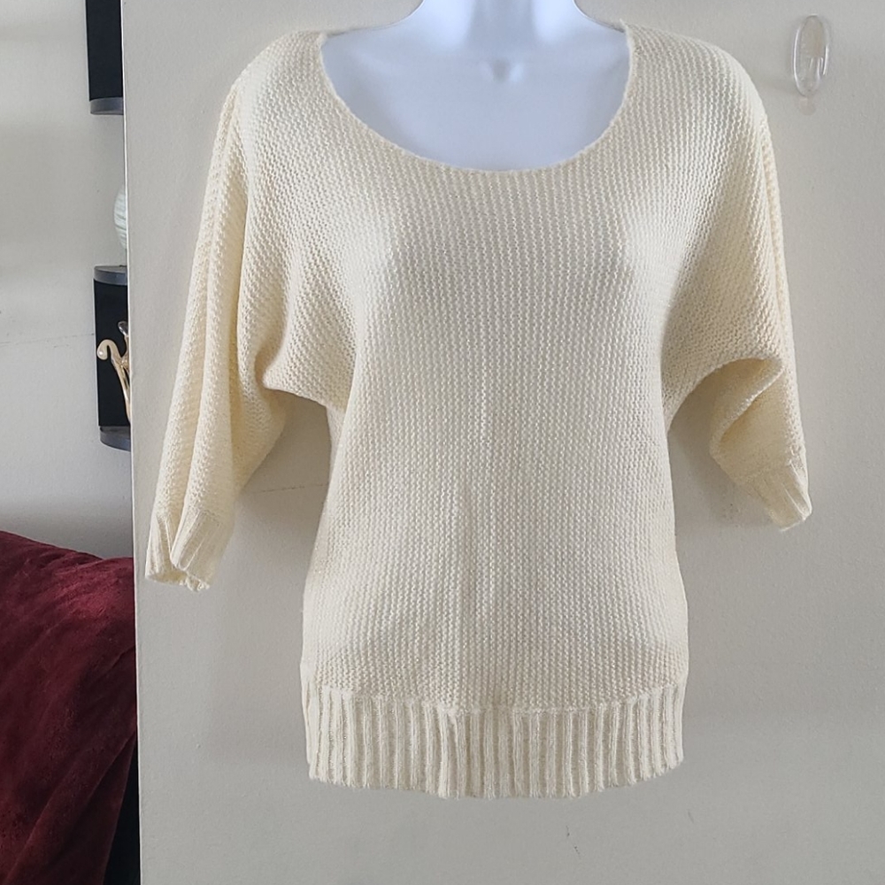 🖤 Cream Open-back Sweater